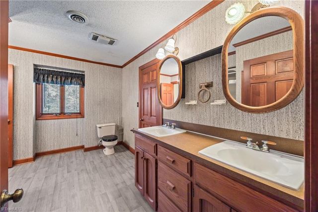 1463 Charlotte Highway, Mooresville, NC 28115