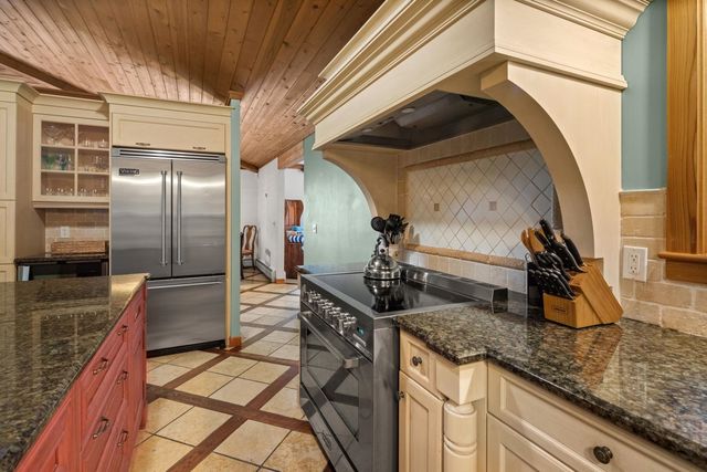 835 Alpine View Road, Stowe, VT 05672