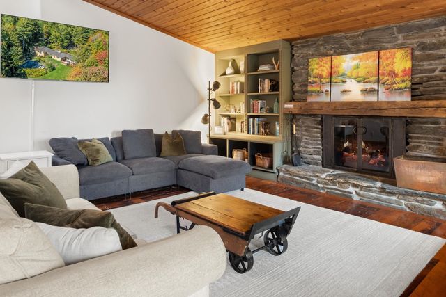 835 Alpine View Road, Stowe, VT 05672