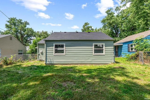1327 Fay Drive, Fort Wayne, IN 46807