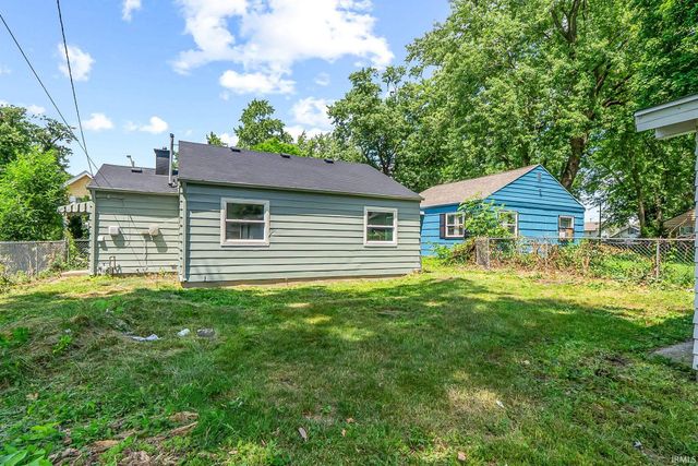 1327 Fay Drive, Fort Wayne, IN 46807