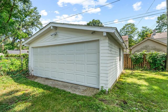 1327 Fay Drive, Fort Wayne, IN 46807