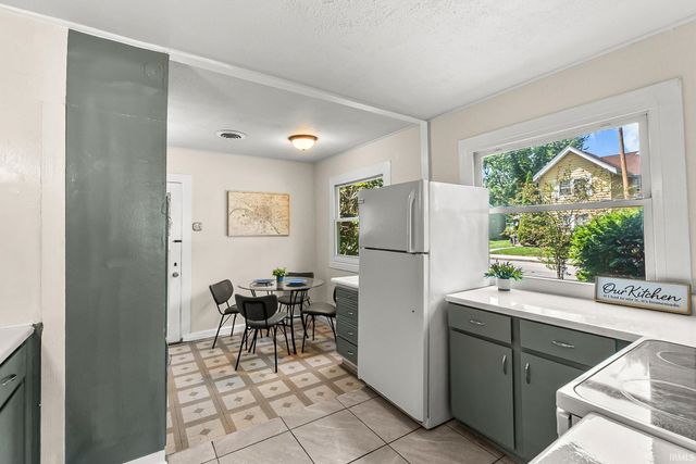 1327 Fay Drive, Fort Wayne, IN 46807