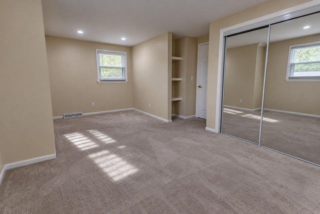 10166 S Nicholson ROAD, Oak Creek, WI 53154