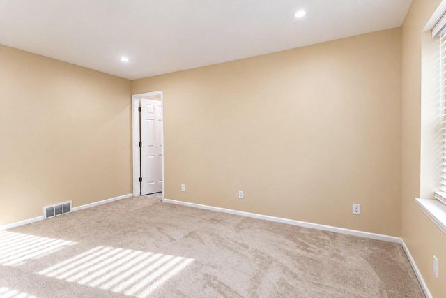 10166 S Nicholson ROAD, Oak Creek, WI 53154