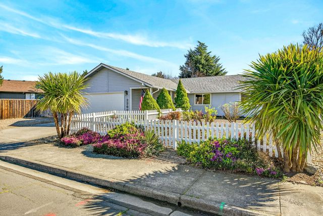 2366 Winslow Park Drive, Medford, OR 97504