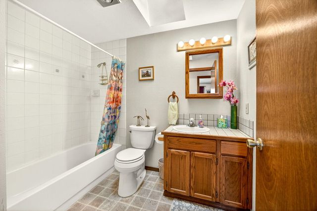 2366 Winslow Park Drive, Medford, OR 97504