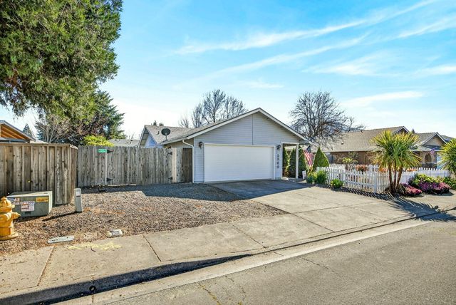 2366 Winslow Park Drive, Medford, OR 97504
