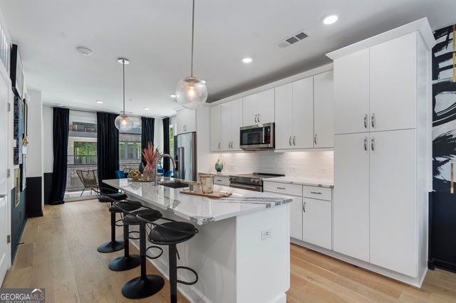 371 Pratt Drive SE 207, Atlanta, GA 30315