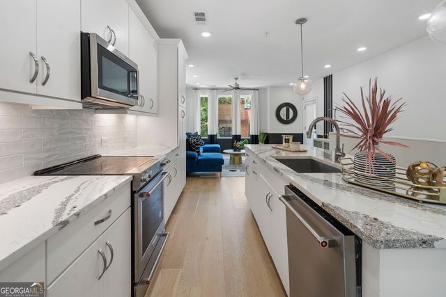 371 Pratt Drive SE 207, Atlanta, GA 30315