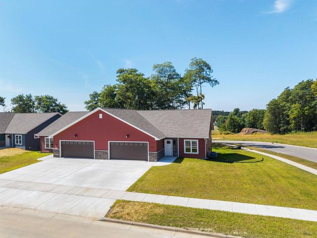 1079 Armida Court, Reedsburg, WI 53959