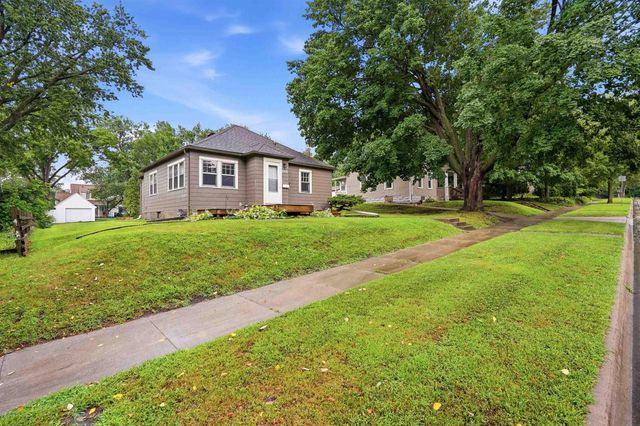 2216 Franklin Street, Cedar Falls, IA 50613