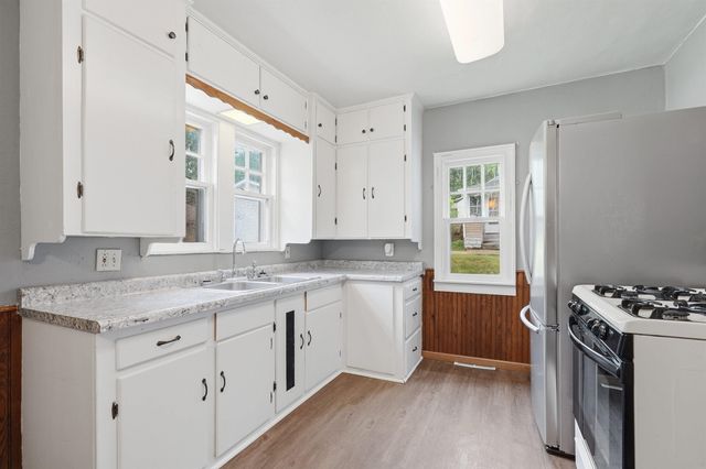 2216 Franklin Street, Cedar Falls, IA 50613