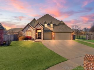 11002 S Madison Street, Jenks, OK 74037