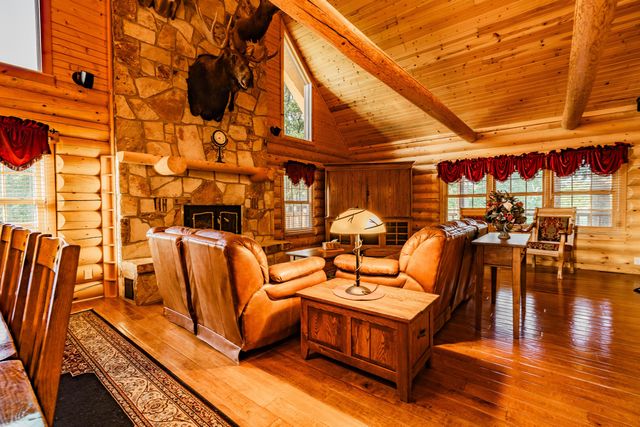 18420 S 975th Road, Stockton, MO 65785