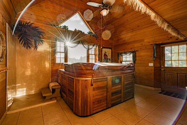 18420 S 975th Road, Stockton, MO 65785