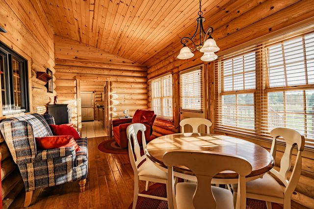 18420 S 975th Road, Stockton, MO 65785