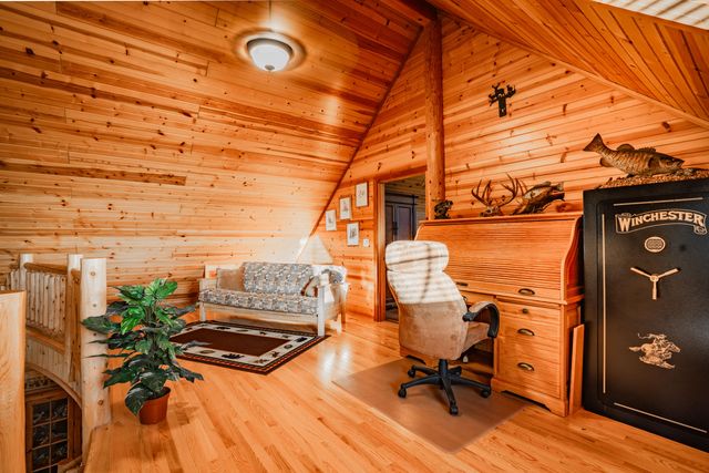 18420 S 975th Road, Stockton, MO 65785