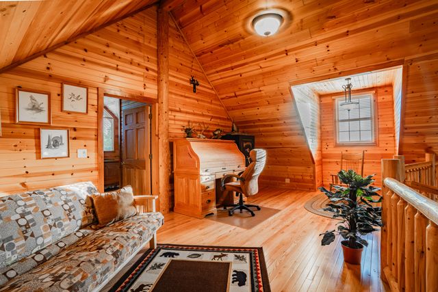 18420 S 975th Road, Stockton, MO 65785