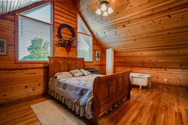 18420 S 975th Road, Stockton, MO 65785