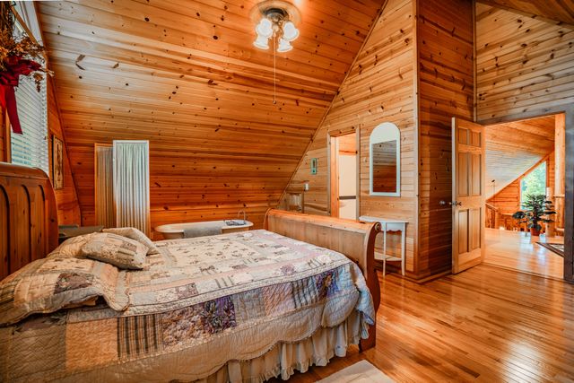 18420 S 975th Road, Stockton, MO 65785