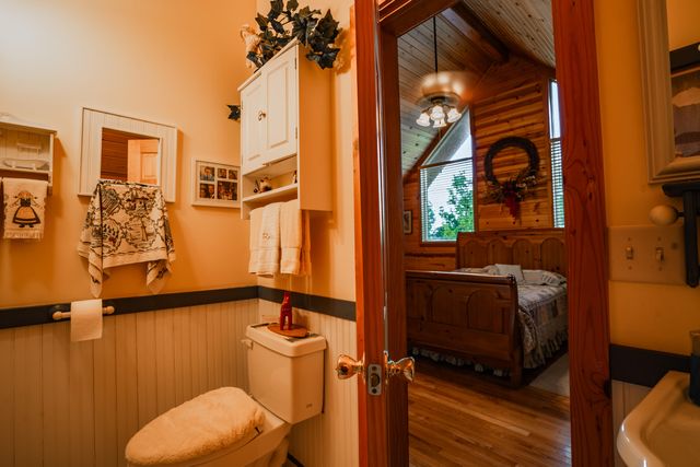 18420 S 975th Road, Stockton, MO 65785