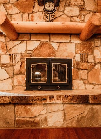 18420 S 975th Road, Stockton, MO 65785