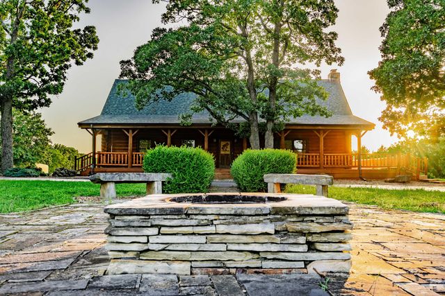 18420 S 975th Road, Stockton, MO 65785