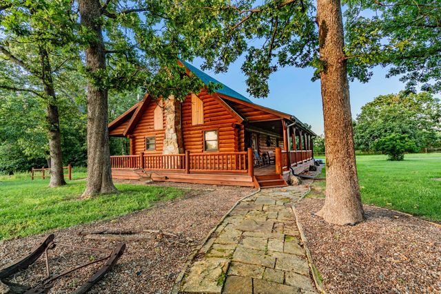 18420 S 975th Road, Stockton, MO 65785