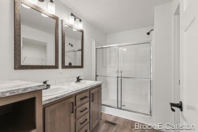 1283 E Ellis Road 28, Norton Shores, MI 49441