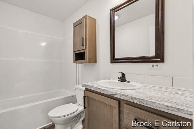 1283 E Ellis Road 28, Norton Shores, MI 49441