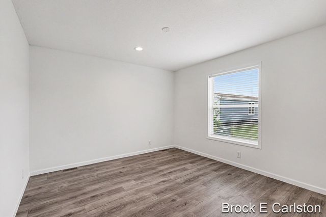 1283 E Ellis Road 28, Norton Shores, MI 49441
