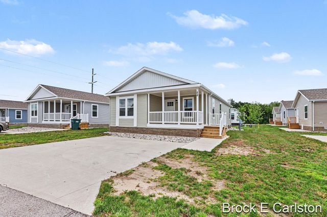 1283 E Ellis Road 28, Norton Shores, MI 49441