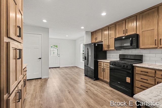 1283 E Ellis Road 28, Norton Shores, MI 49441