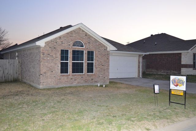 5305 Joshua Court, Sansom Park, TX 76114