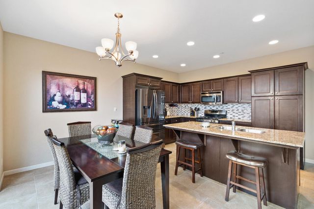 1798 Ambassador Way, Hanford, CA 93230