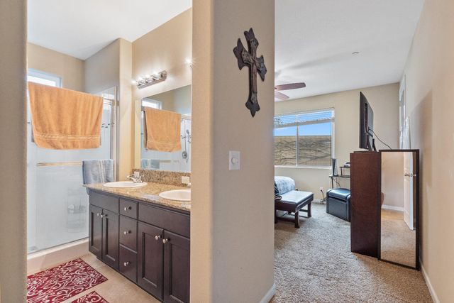 1798 Ambassador Way, Hanford, CA 93230