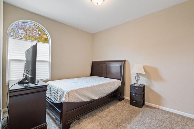 1798 Ambassador Way, Hanford, CA 93230