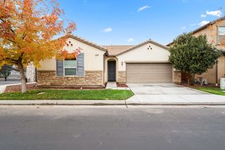 1798 Ambassador Way, Hanford, CA 93230