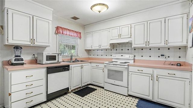 1805 W Vandalia Road, Greensboro, NC 27406