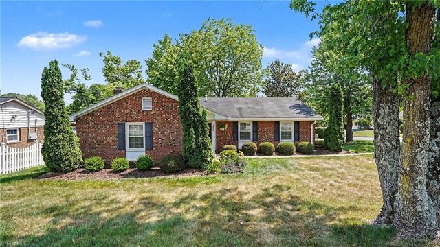 1805 W Vandalia Road, Greensboro, NC 27406