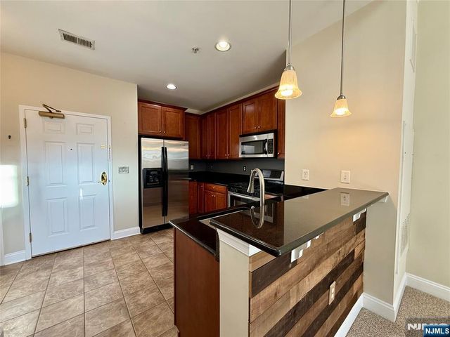 6402 Brookhaven Court, Riverdale Borough, NJ 07457