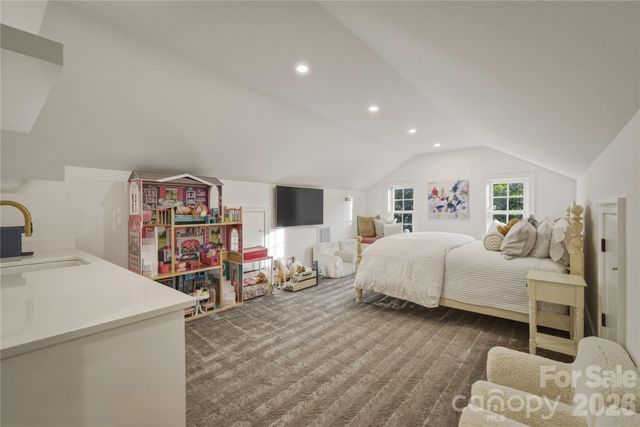 319 W Union Street, Morganton, NC 28655