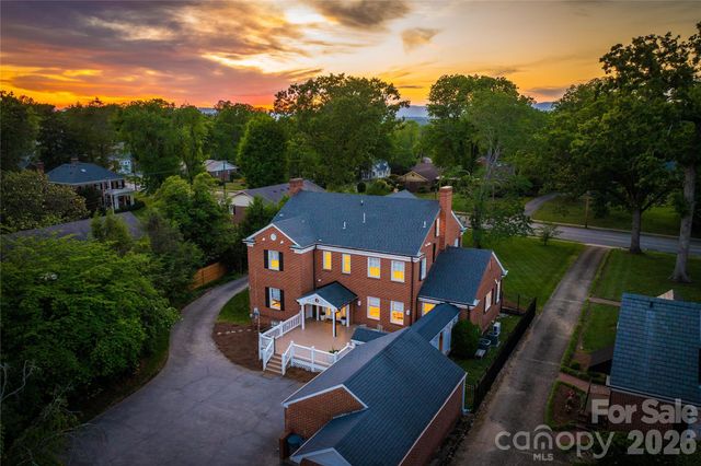 319 W Union Street, Morganton, NC 28655