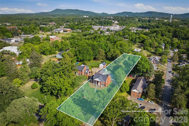 319 W Union Street, Morganton, NC 28655