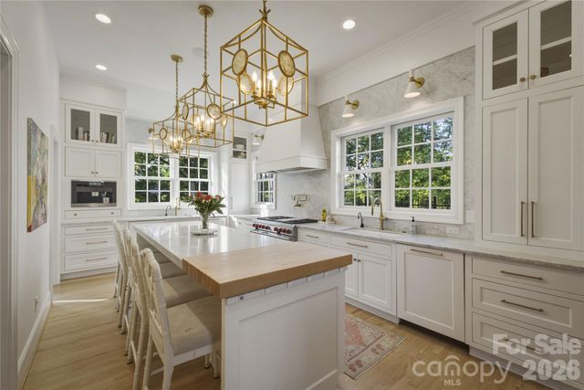 319 W Union Street, Morganton, NC 28655