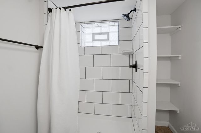 4207 Simpson Avenue, Cincinnati, OH 45227