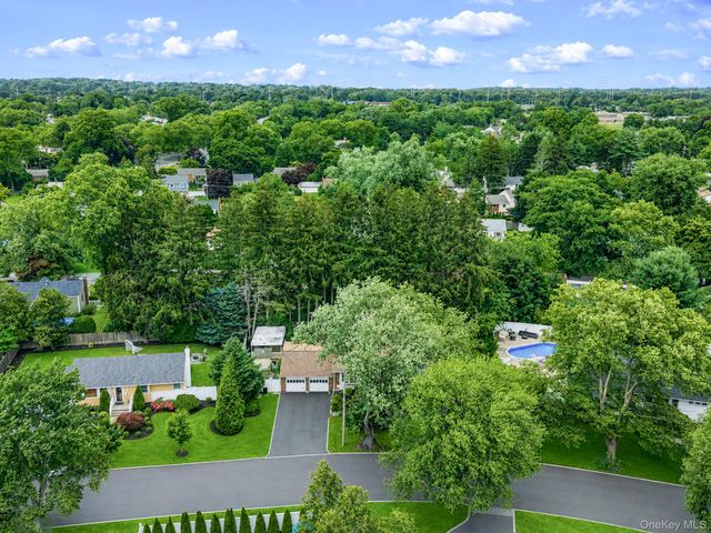 11 Carrol Place, Greenlawn, NY 11740