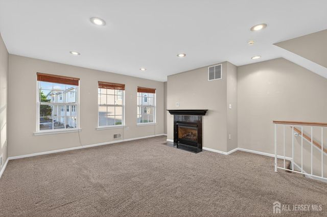 27 woodlake Drive, Parlin, NJ 08872