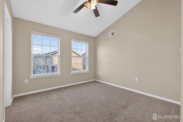 27 woodlake Drive, Parlin, NJ 08872